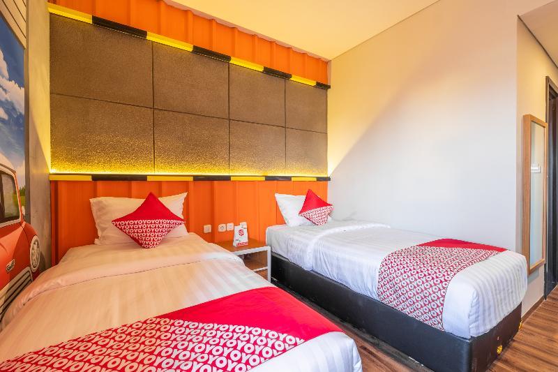 Oyo 944 Doorman Hotel Bandung